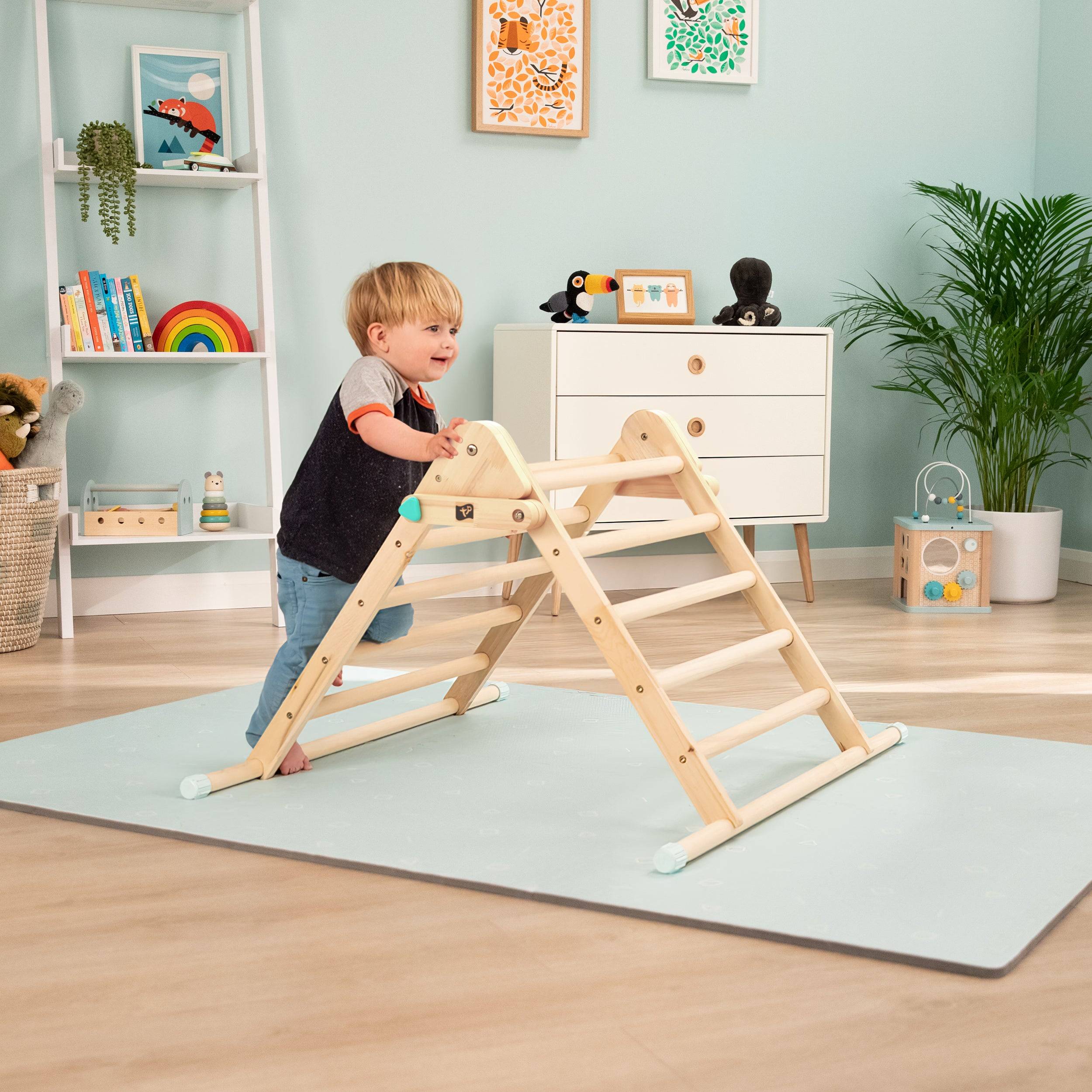 Tp Toys - Triangle d'escalade pliable montessori pikler fsc 90,6 x 78,1 x 58,3 cm - Image 2