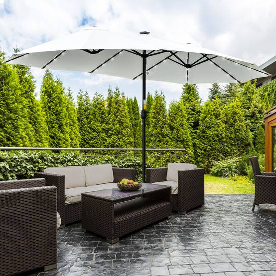 Parasol double avec 48 lumières LED, 4,5 x 2,65 m, manivelle, protection solaire pour terrasse, jardin, piscine, crème - Image 4