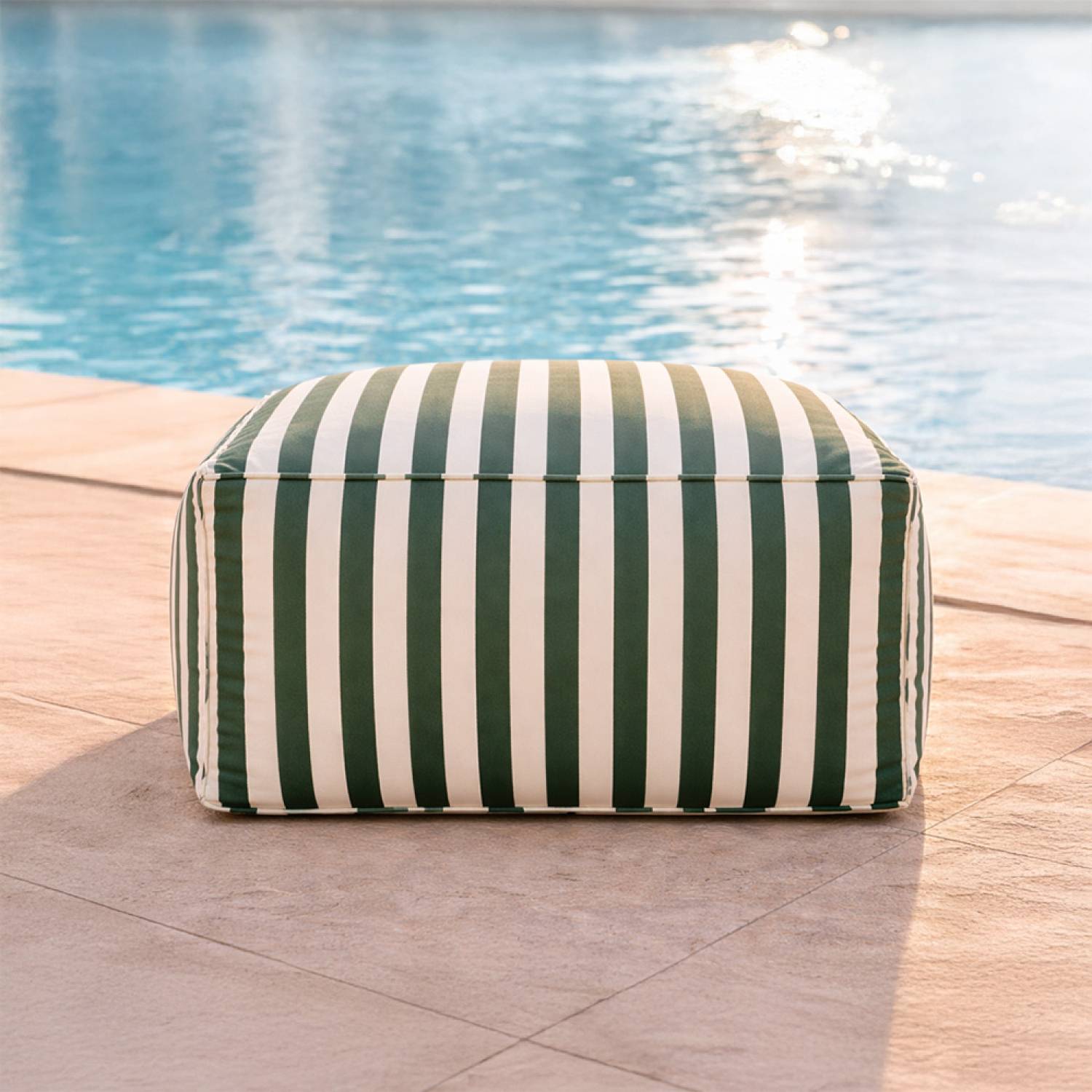 Pouf exterieur rayé vert déperlant 55x65x35 cm POSITANO - Image 3