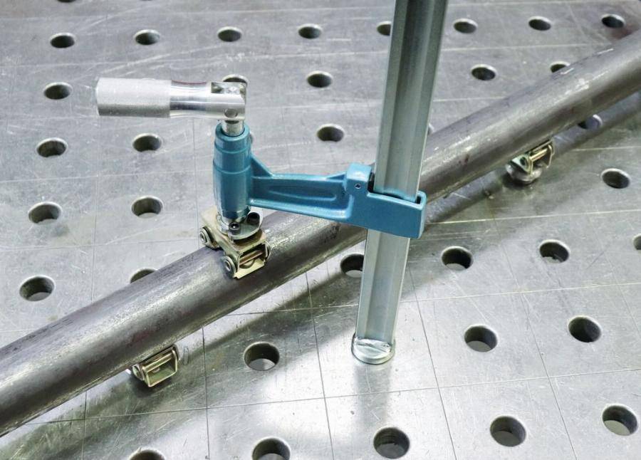 Serre-joint 4003-WA 40x10 mm URKO travaux lourds pour table de soudure 28 mm, 30 cm - 1542030 - Image 2
