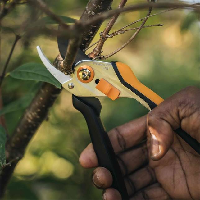 Fiskars - Sécateur Solid à lame franche en métal P331 - Ø 20 mm - Poignée en acier Fiskars - Image 3