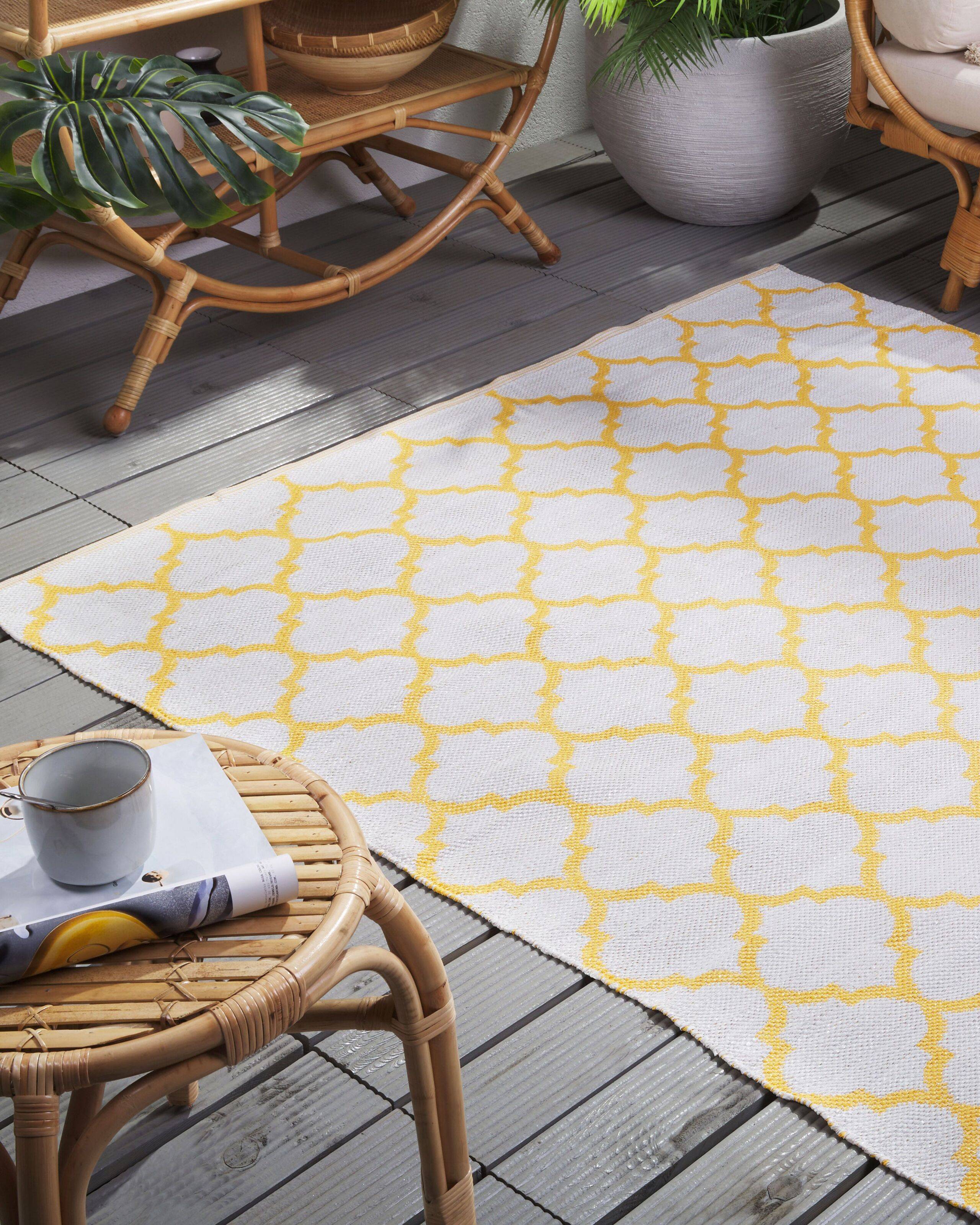 Beliani - Tapis Beige en PVC 140 x 200 cm Réversible Fabriqué à la Main pour Salon Moderne Matière Robuste Facile à Entretenir - Image 2