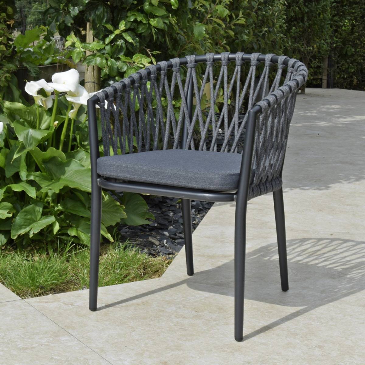 Fauteuil en aluminium anthracite et corde gris foncé, Lula - Gecko Jardin - Image 1