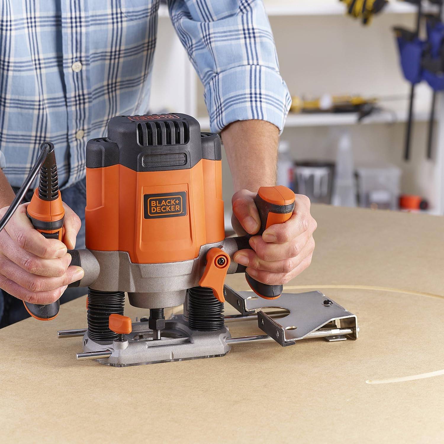 Défonceuse filaire 1200W - BLACK+DECKER - avec 13 accessoires - KW1200EKA-QS - Image 8