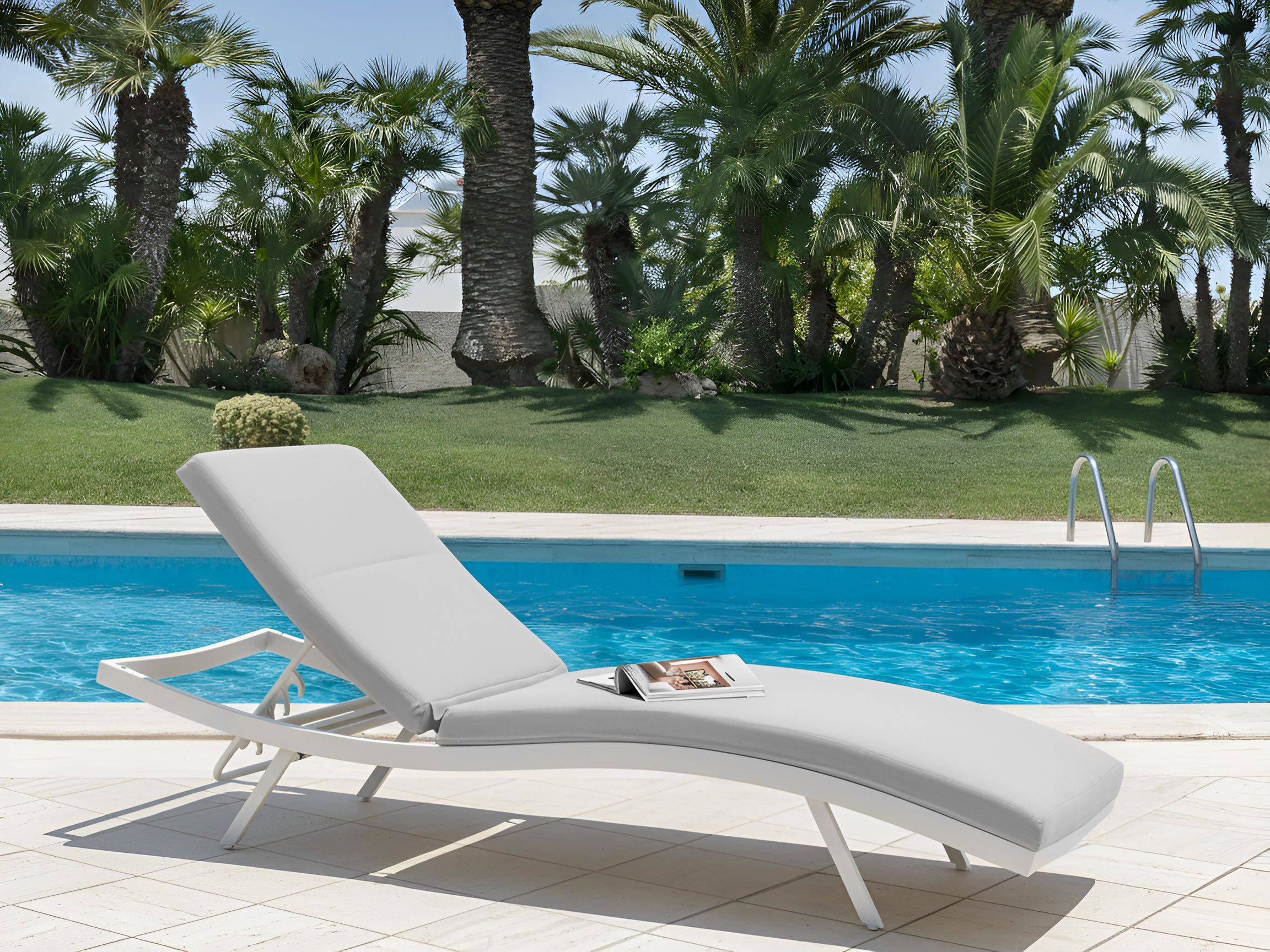 Beliani - Chaise longue Aluminium Gris clair AMELIA - Beliani - Image 1