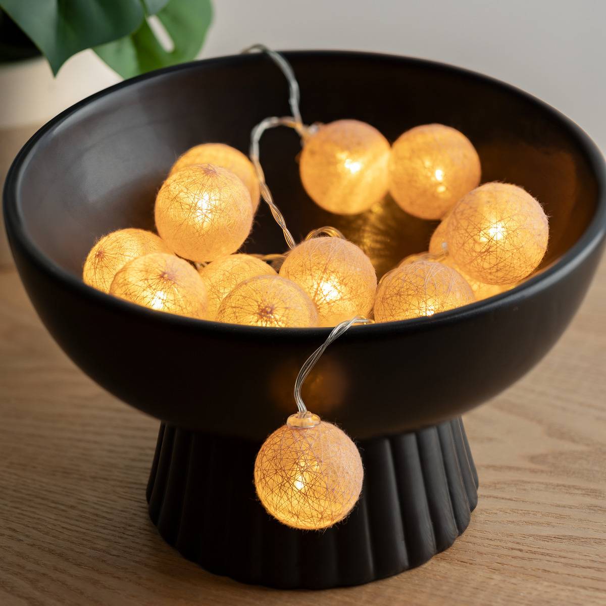 Atmosphera - Guirlande LED 16 boules pile rose clair L255cm - Atmosphera Créateur d'intérieur - Image 1