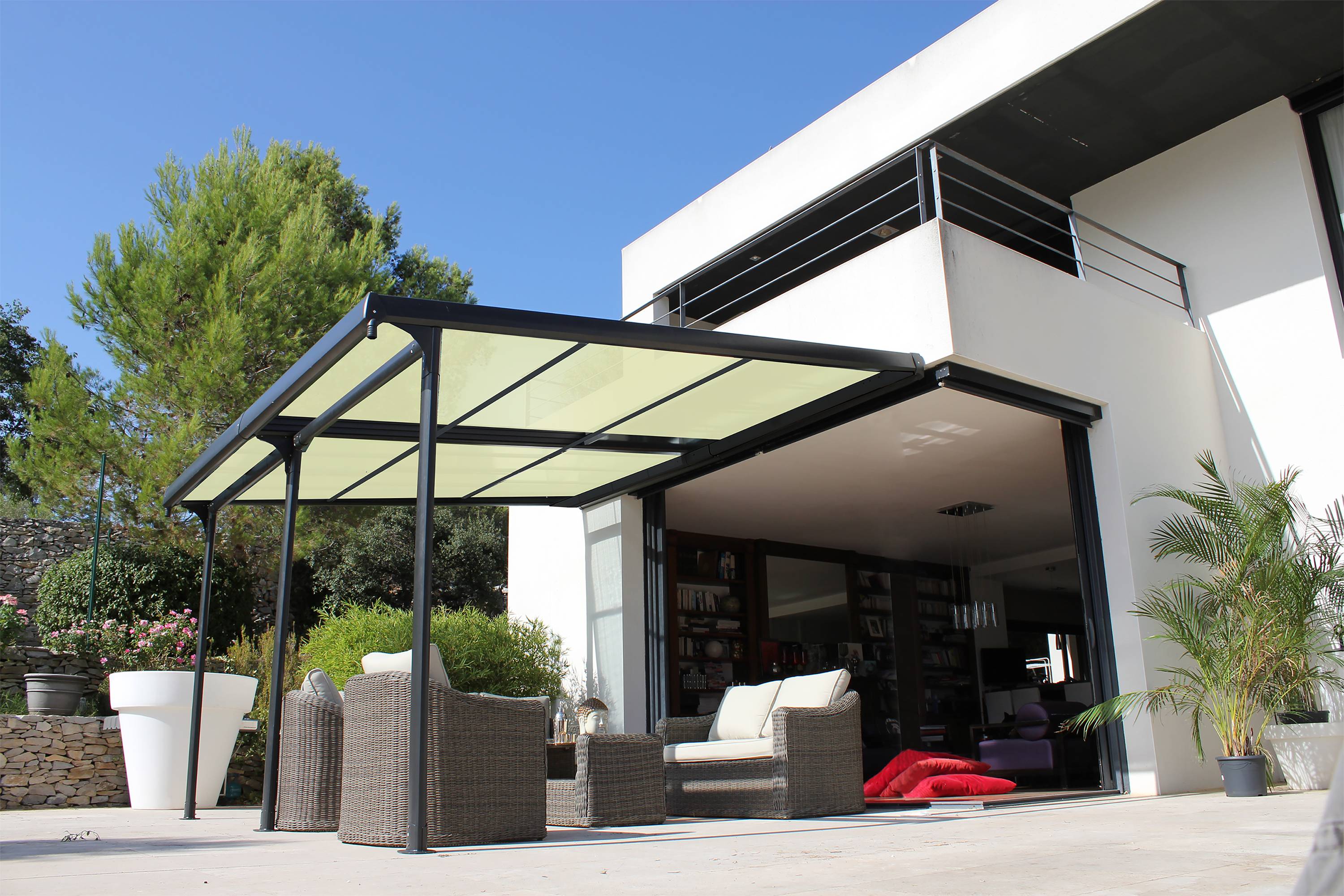 Couleurs du monde - Azura - Pergola adossée 3.5x4m avec toile renforcée 490gr/m²  - Couleurs du Monde - Image 1