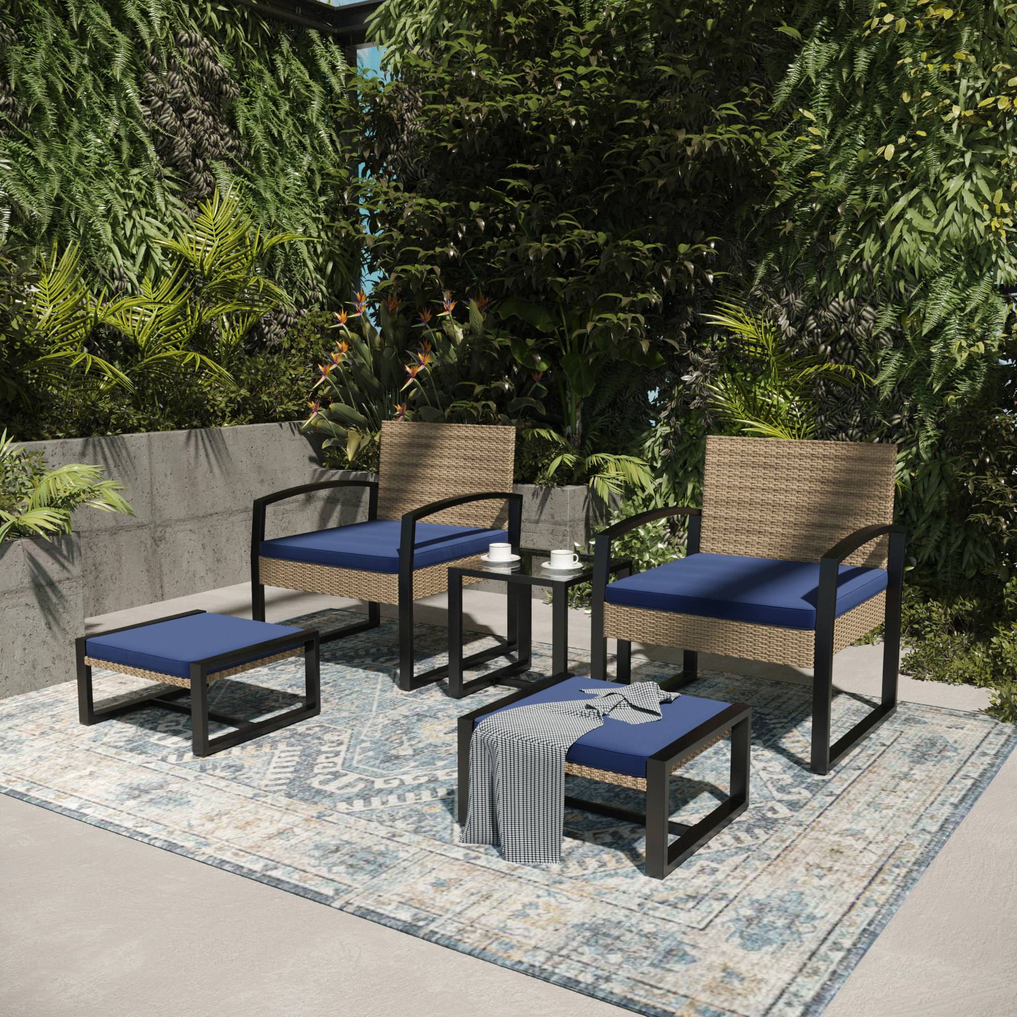 Casa.Pro - Salon de jardin 5 pièces Calvello avec table 2 chaises 2 repose-pieds aspect rotin bleu marine noir casa.pro - Image 2