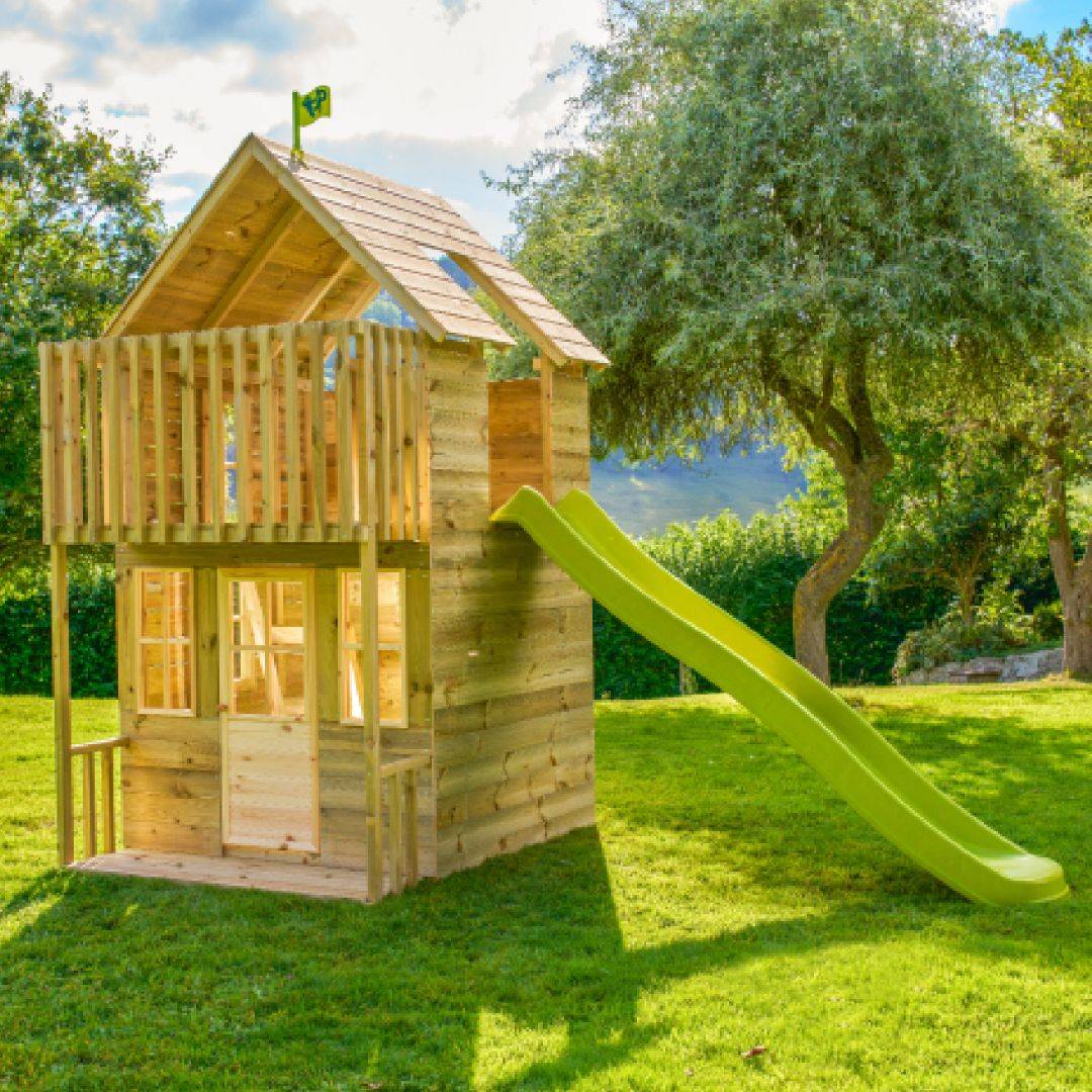 Maisonnette cabane en bois FSC® avec toboggan vert pomme LOFT - Image 1