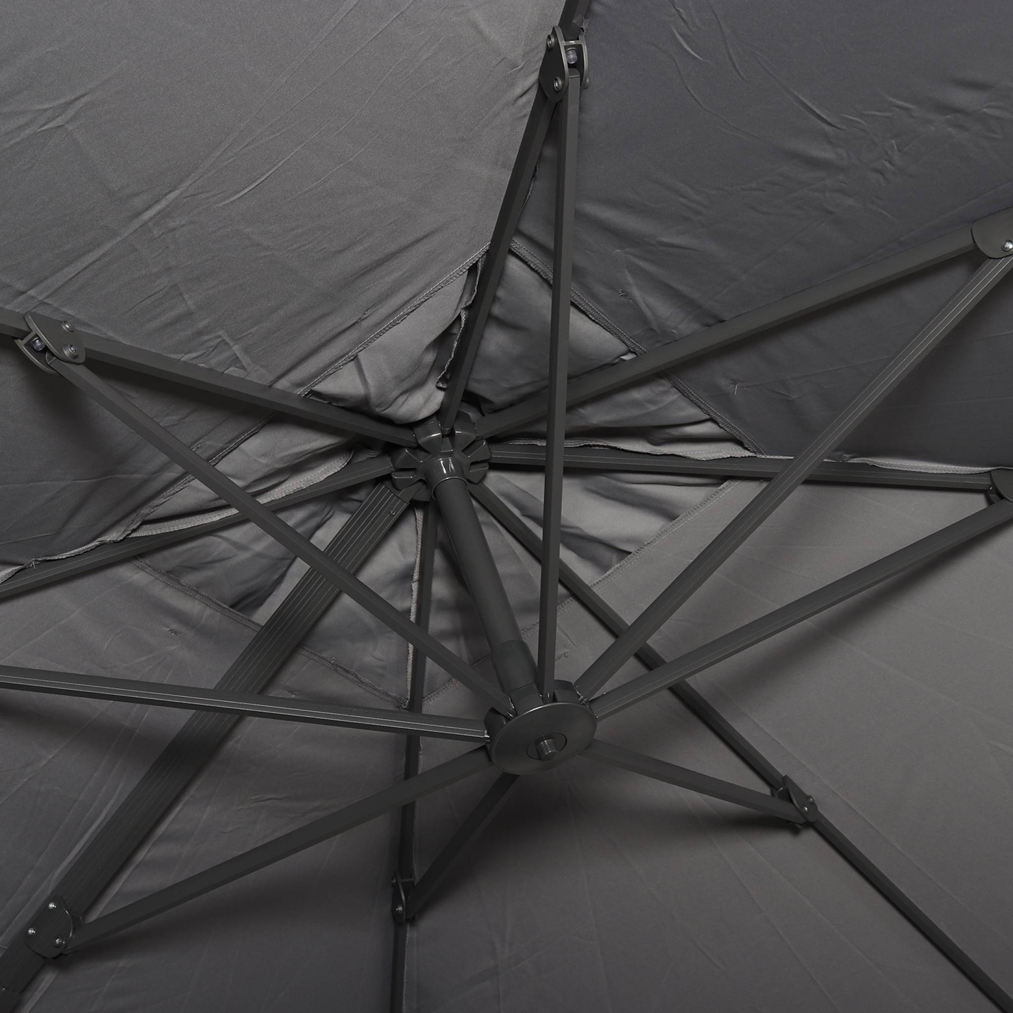 sweeek - Parasol déporté carré 3x3m haut de gamme - Falgos - gris - Parasol excentré inclinable. rabattable et rotatif à 360°. | sweeek - Image 7