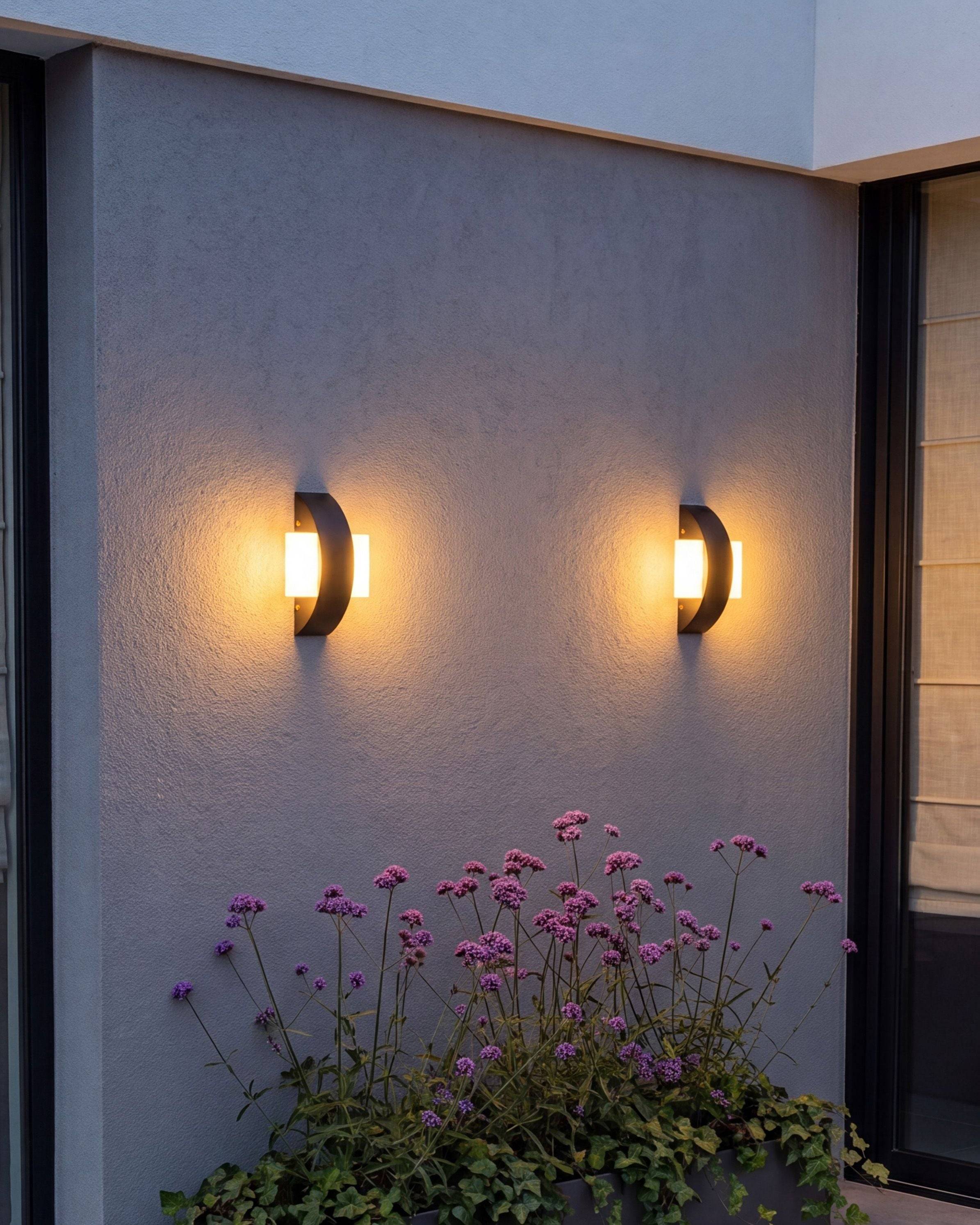 Beliani - Lampe murale pour l'extérieur Aluminium Noir LOSSIE - 16x6x23- Beliani - Image 1