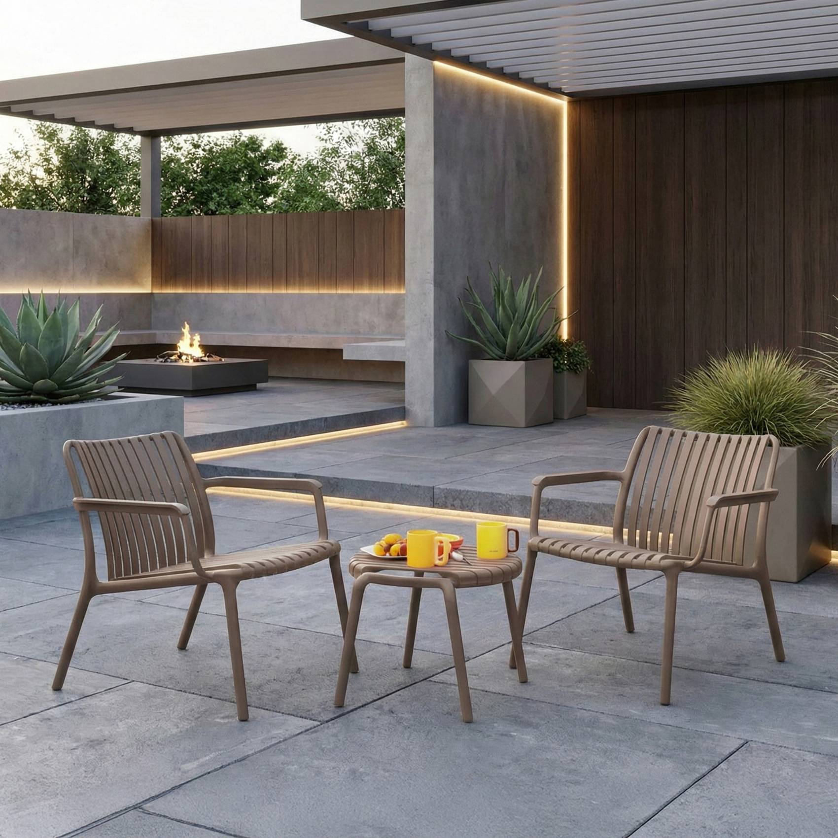 Fauteuil bas de jardin en résine PP 50 % recyclé Joysxee, taupe - Jardiline - Image 4