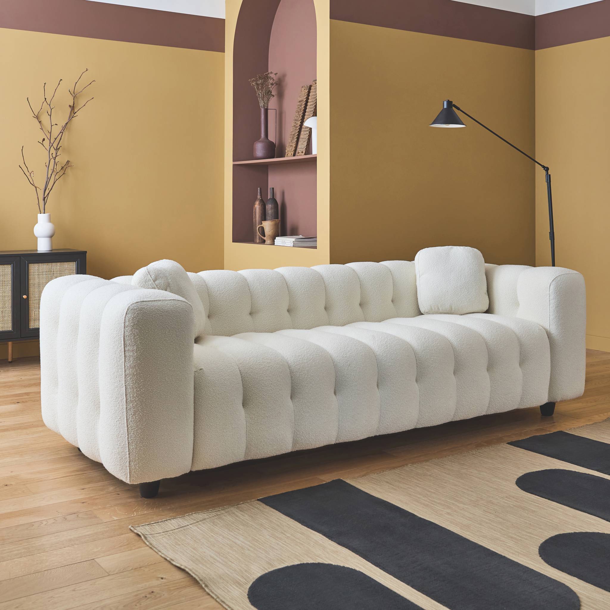 sweeek - Canapé 3 places en bouclette texturée capitonné blanc crème - Structure bois d'eucalyptus et contreplaqué  | sweeek - Image 3
