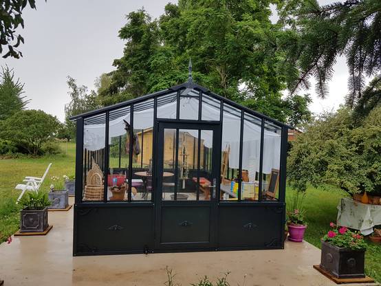 12m² - Serre en verre à l'ancienne - Joséphine Soubassement - Aluminium - 12m² - Gris Anthracite Structuré - L'atelier Des Serres - Image 4