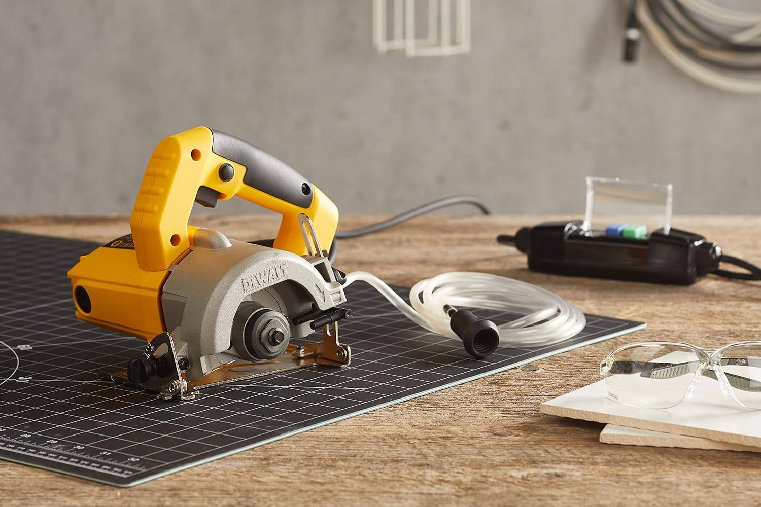 Scie circulaire à matériaux 1300 W - 110 mm - DEWALT - DWC410-QS - Image 3
