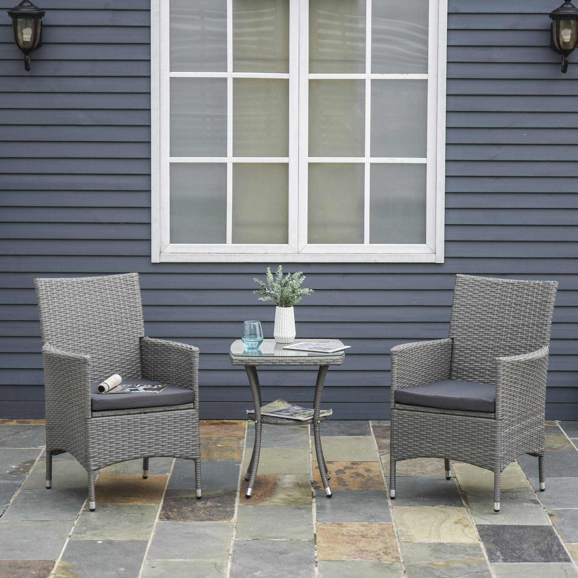 Outsunny - Ensemble salon de jardin 2 places : 2 fauteuils et table basse plateau verre trempé résine tressée imitation rotin avec coussins gris - Outsunny - Image 2