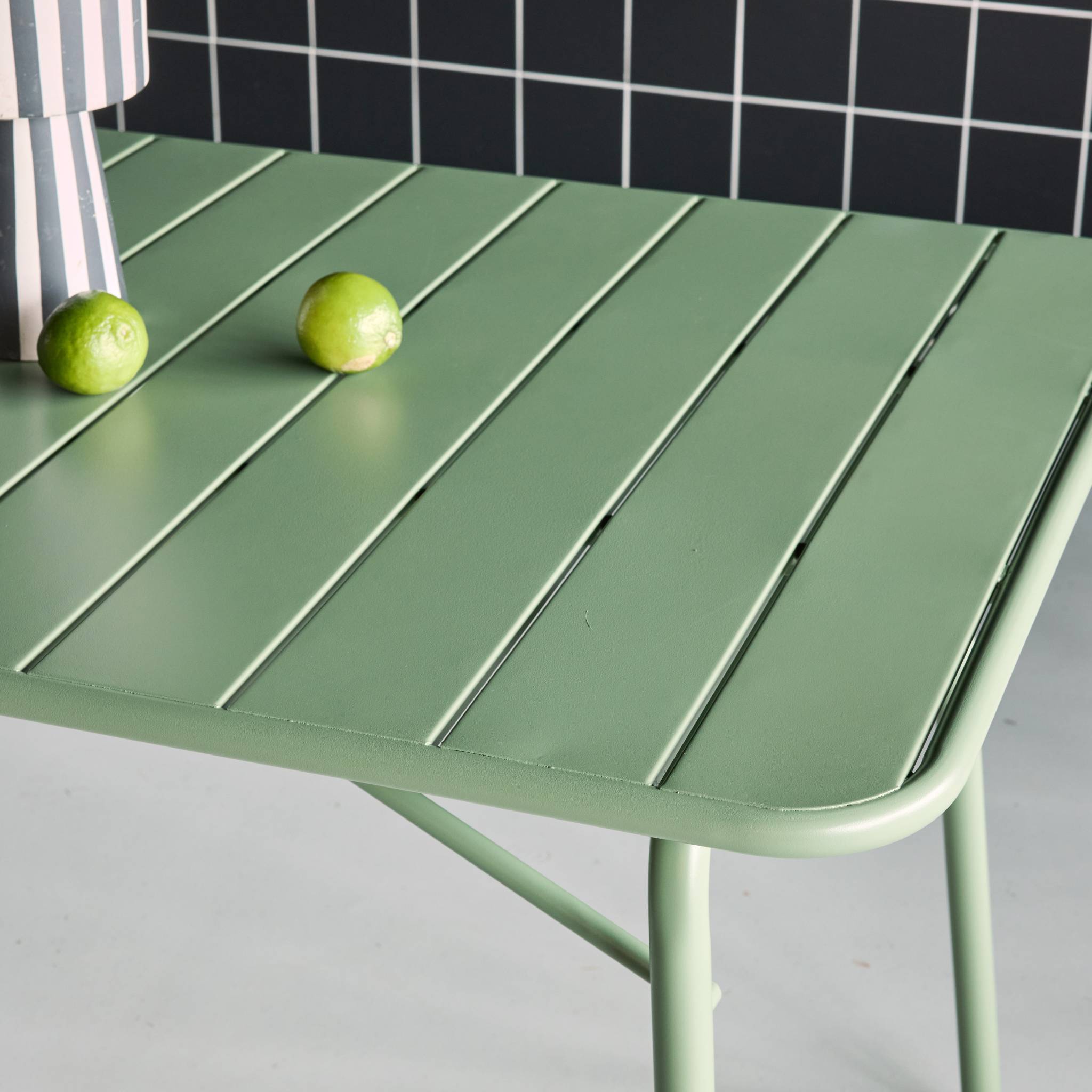 sweeek - Table de jardin pliante métal + 6 assises. Amelia. vert. 141.2 x 80 x 72.5cm | sweeek - Image 4