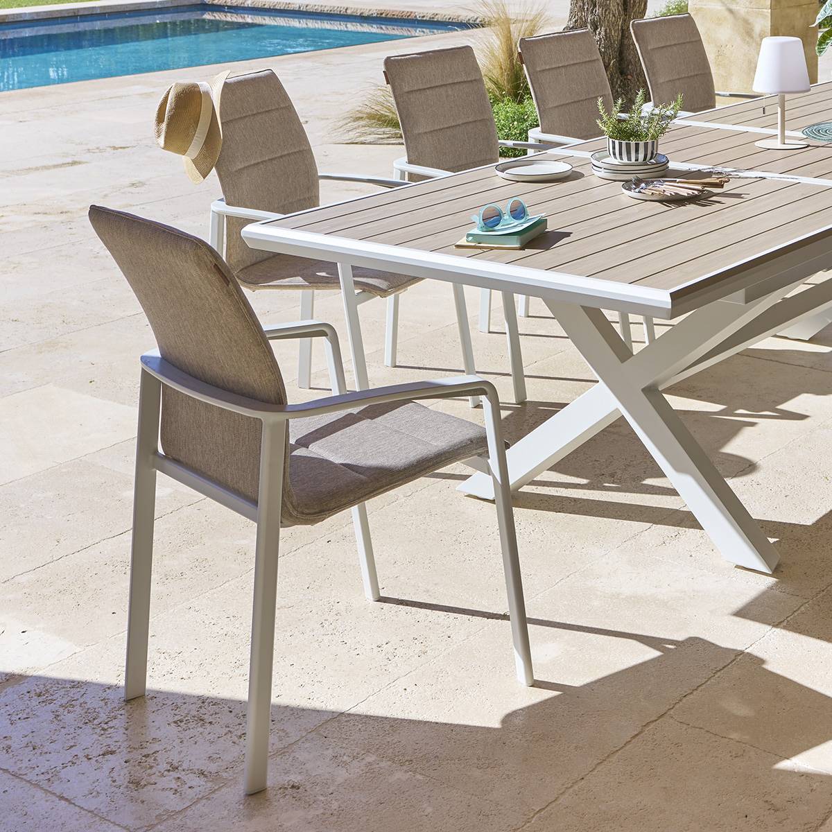 Hesperide - Fauteuil de jardin empilable "Diese" badiane & blanc en aluminium traité époxy Hespéride - Image 5