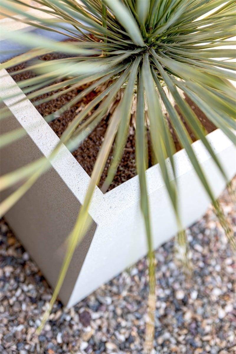 Pot Grigo Cube Blanc Antique 60 cm- La Green Touch - Image 3