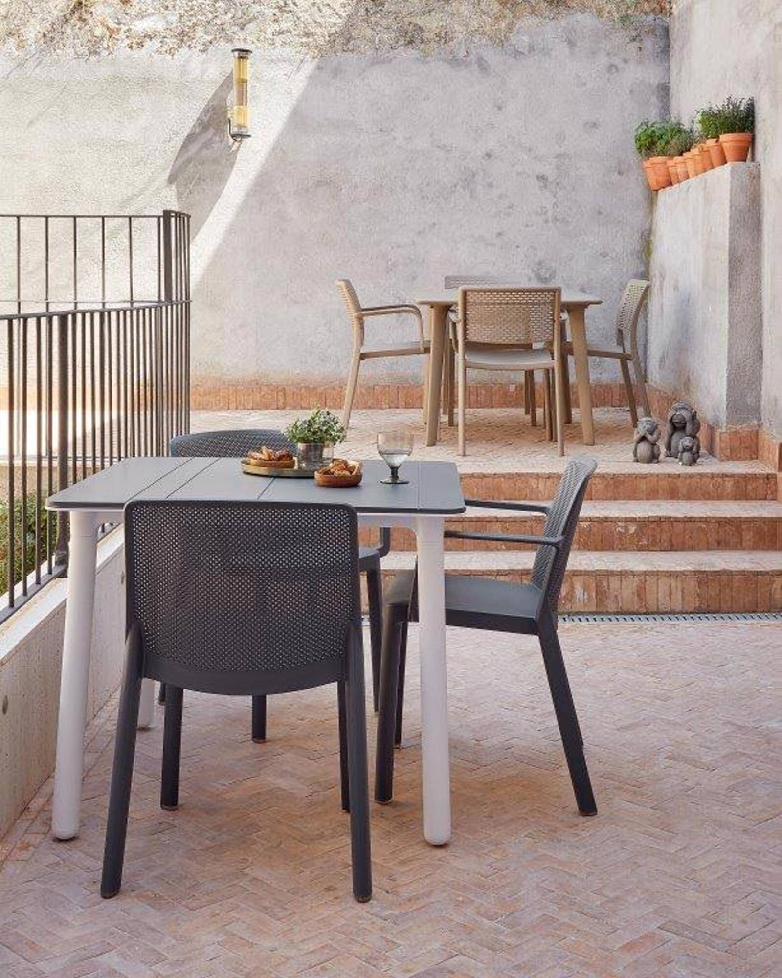 Table carrée extérieure 90x90 gris foncé - gris foncé NOA garbar - Image 3