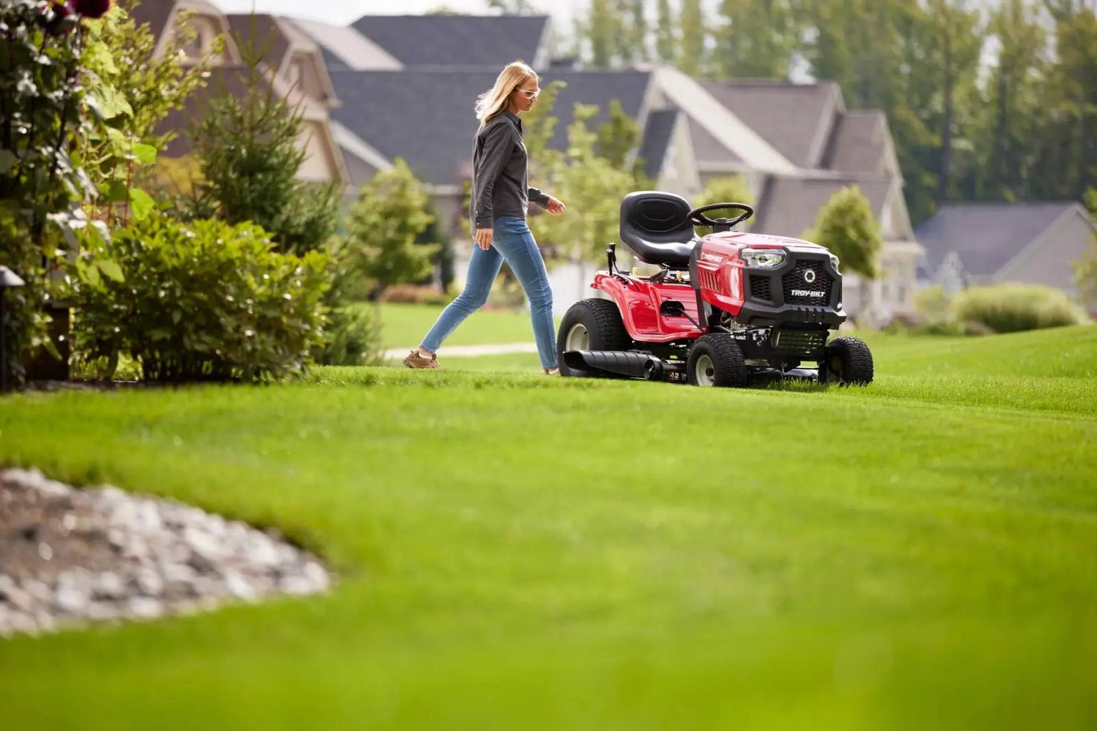 Troy Bilt - Tondeuse autoportée Pony ramassage intégré 92T-R SELECT, 92CM Troy Bilt - Image 2