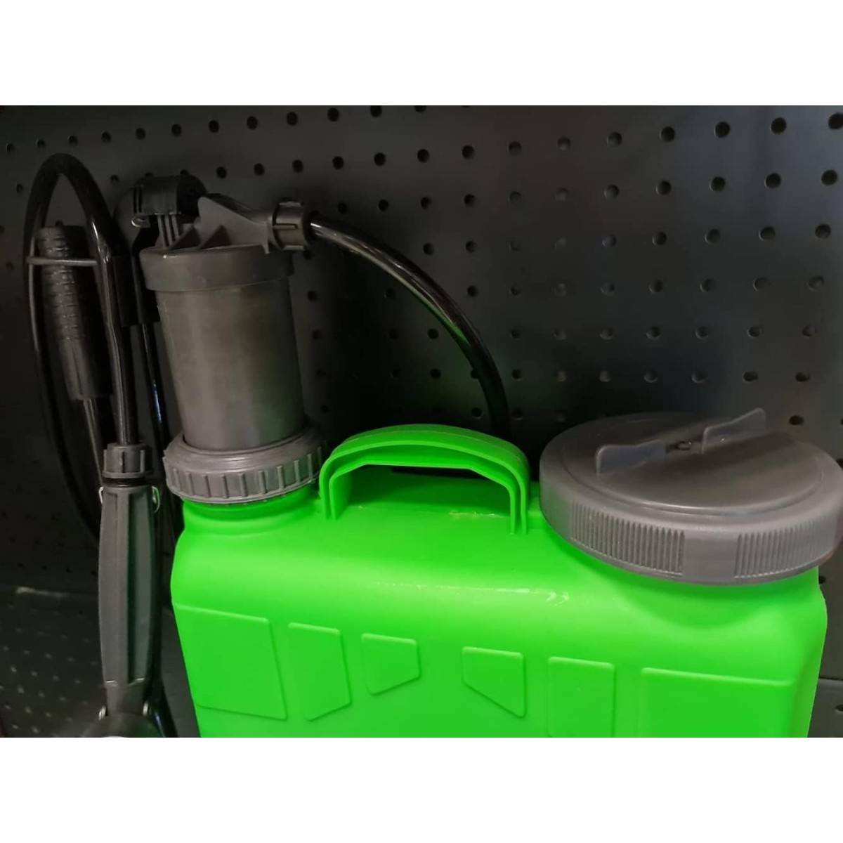 Pulvérisateur manuel 16L IRIS GARDEN Entretien Végétaux et Jardins Spray et Jet Désinfection - Image 2