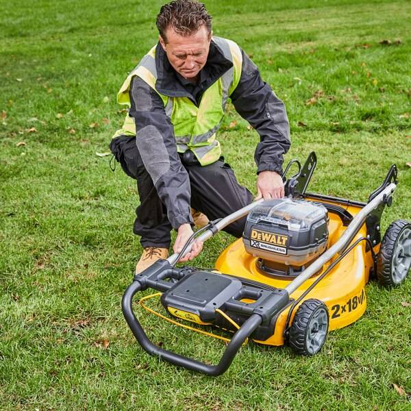 Tondeuse XR 18V Brushless DEWALT - Sans batterie, ni chargeur - DCMW564N-XJ - Image 2