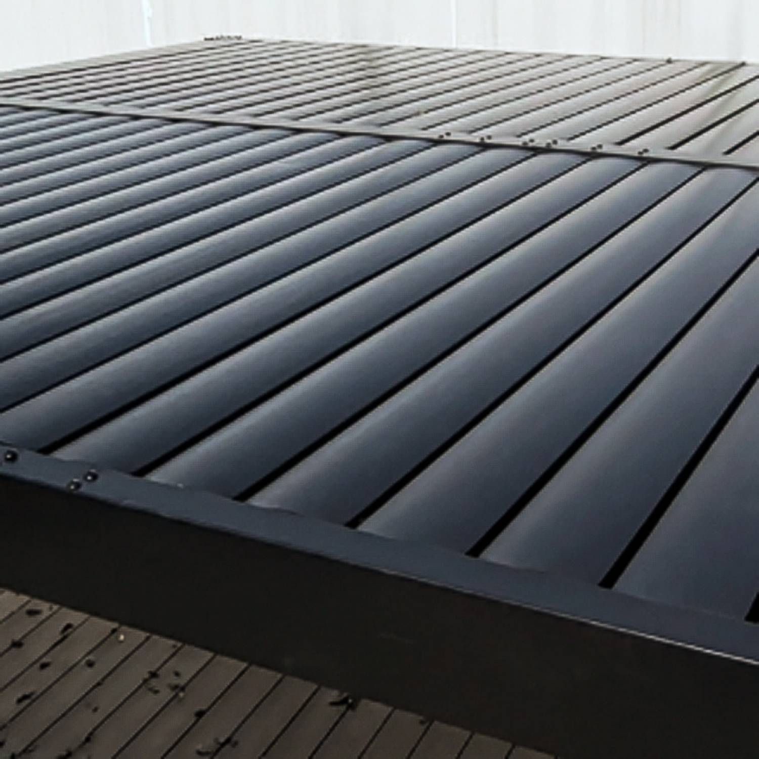 Pergola bioclimatique 4x3m structure et lames en aluminium gris anthracite NAXOS - Image 8