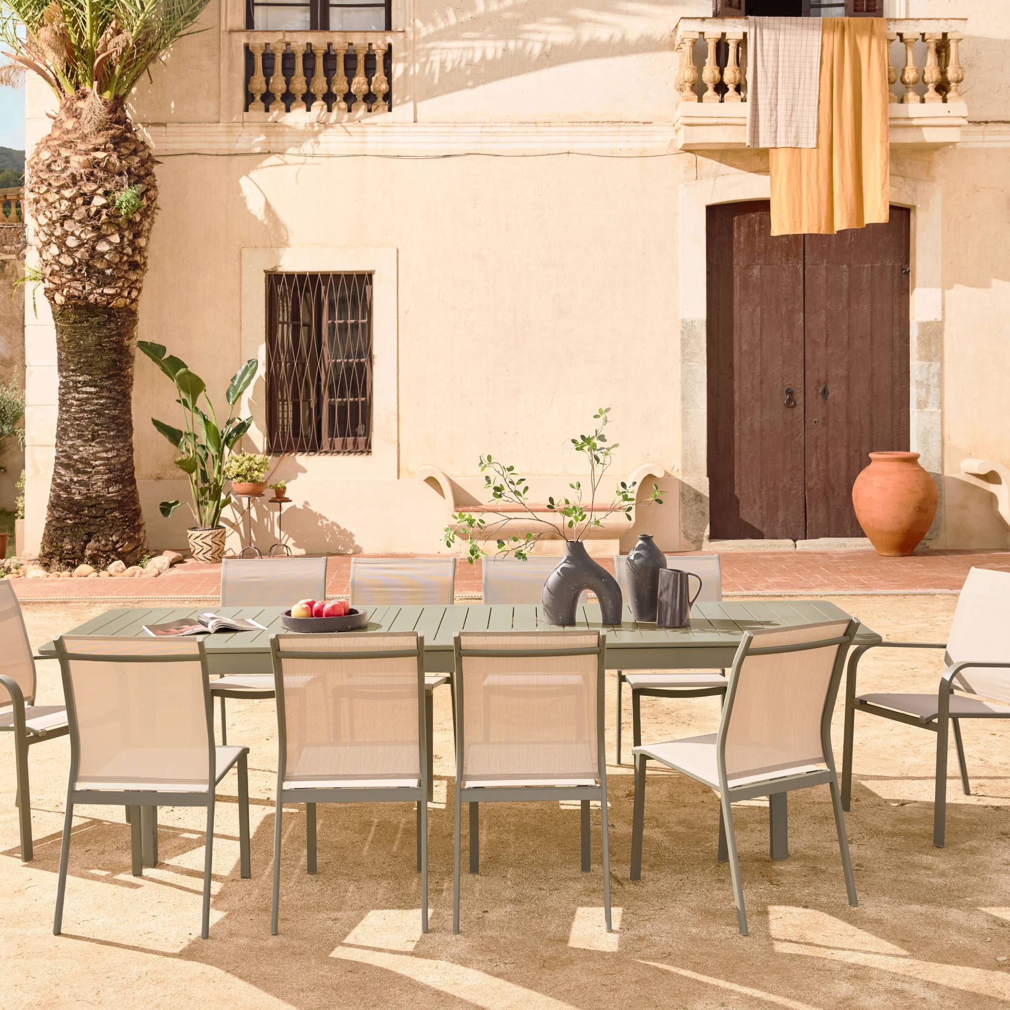 sweeek - Table de jardin extensible aluminium + 10 assises aluminium et textilène kaki. 8 chaises. 2 fauteuils. 10 places. 290 x 100 x 75 cm | sweeek - Image 3