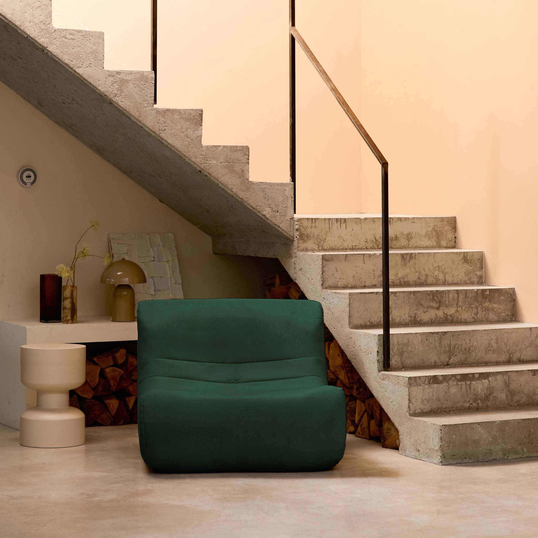 sweeek - Fauteuil chauffeuse en velours style contemporain 1 place vert | sweeek - Image 6