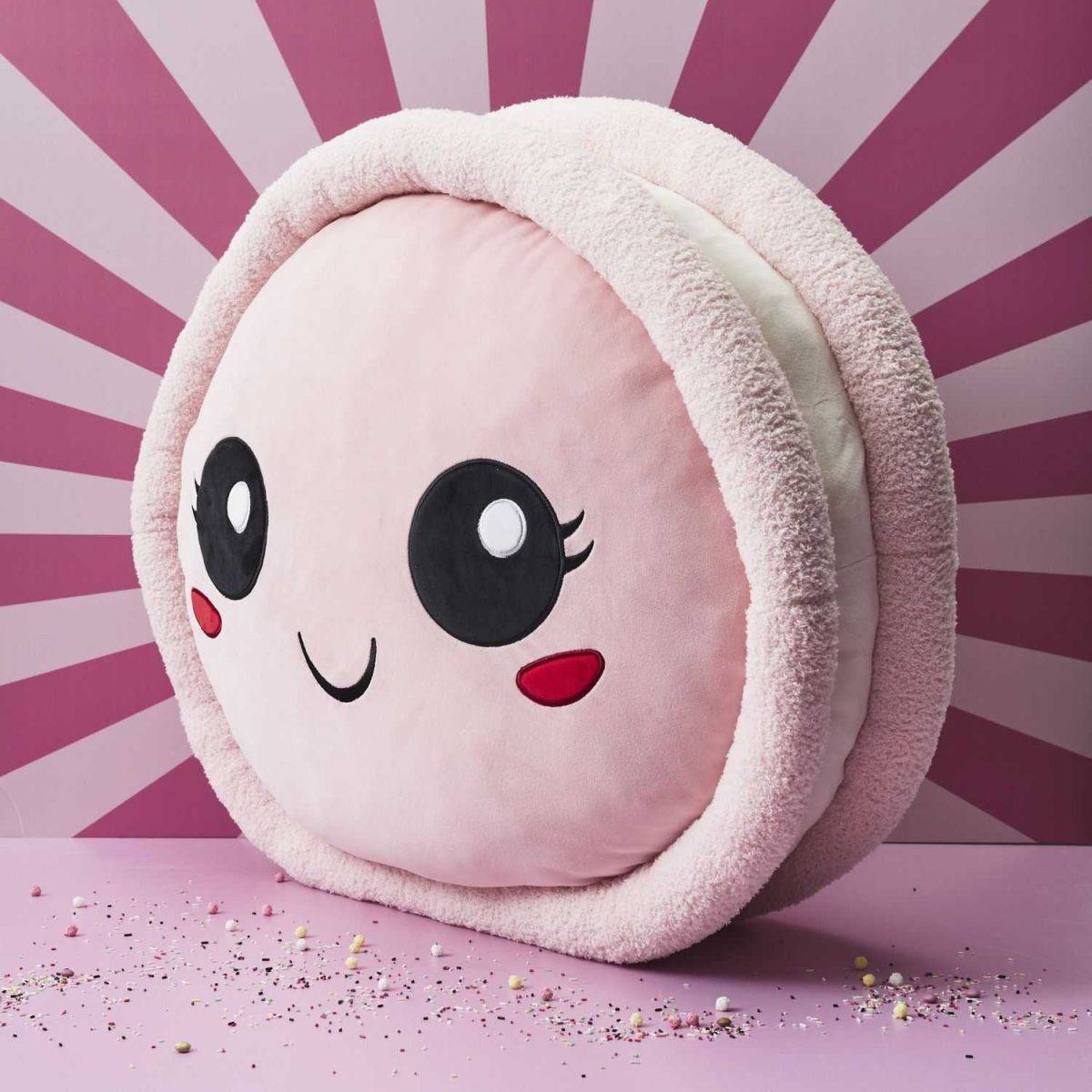 The Concept Factory - Peluche Enfant Macaron "Kawaii" 70cm Rose - Image 3
