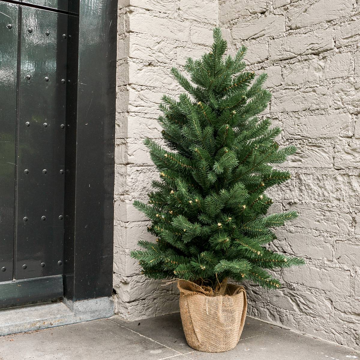 Petit sapin de Noël artificiel de table 90 cm en pot jute - style épicéa commun - Little Grove - Image 3