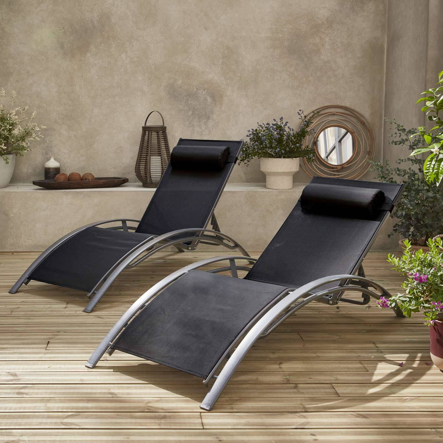 sweeek - Duo de bains de soleil aluminium - Louisa Gris et noir - Transats aluminium et textilène | sweeek - Image 1