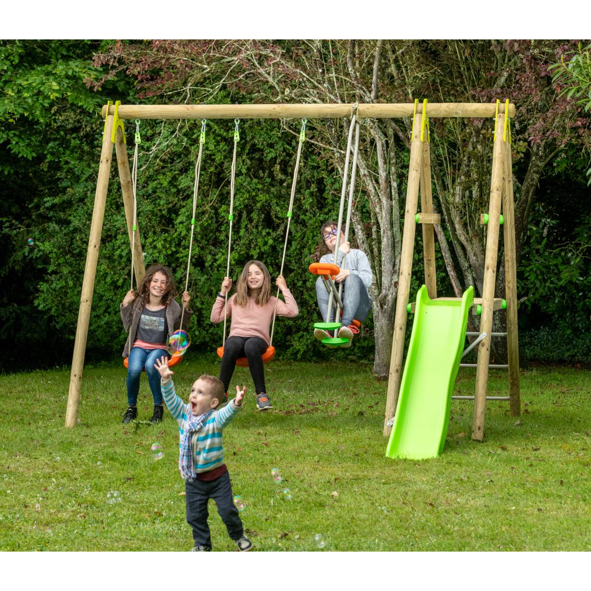 Trigano Jardin - Portique bois avec 2 balançoires + 1 plateforme avec toboggan + 1 siège face à face J-16595P4 Trigano Jardin - Image 2