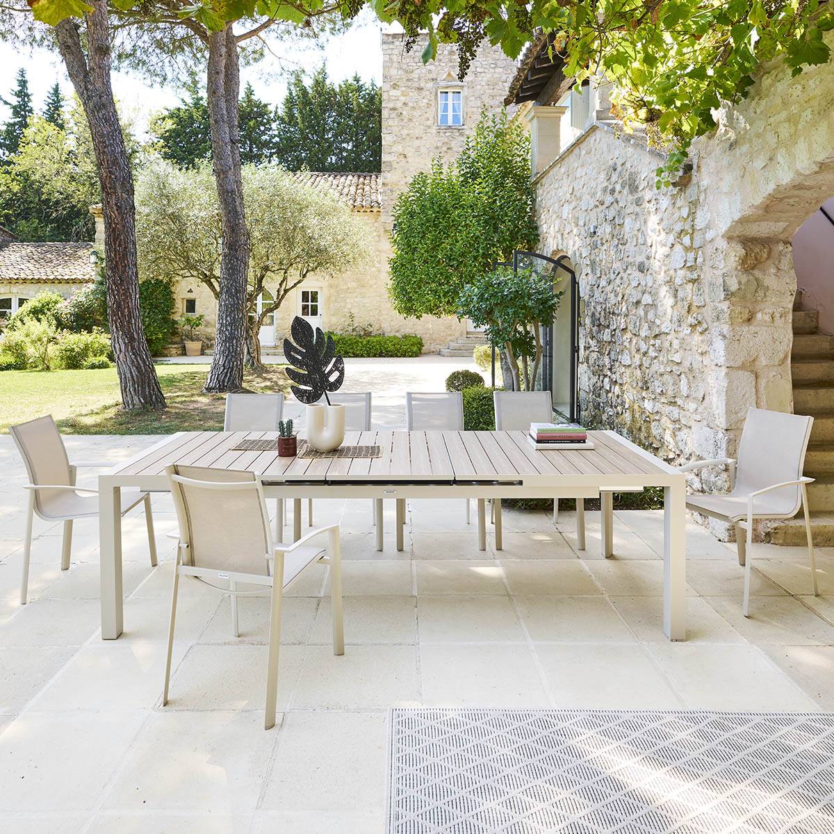 Hesperide - Table de jardin extensible rectangulaire "Évasion" en aluminium lin et argile traité époxy 10 places - Hespéride - Image 1