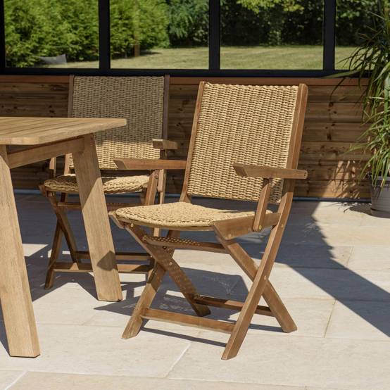 VICTOIRE - Lot de 2 fauteuils pliants acacia huilé et rotin synthétique - Image 2