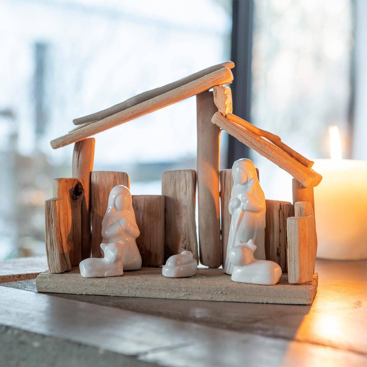 J-Line - Crèche de Noël "Toit Incliné" 23cm Naturel & Blanc - Image 2