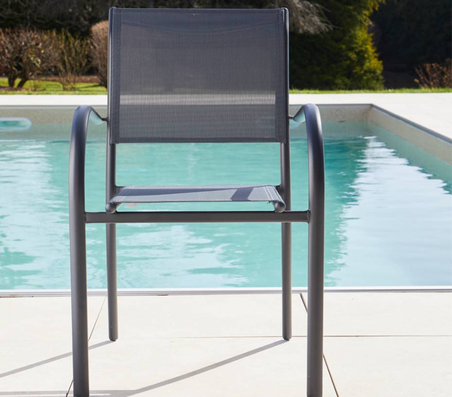 Ensemble table et chaises de jardin 8 places Gris Anthracite GUETHARIZIERS chêne brun - Image 3
