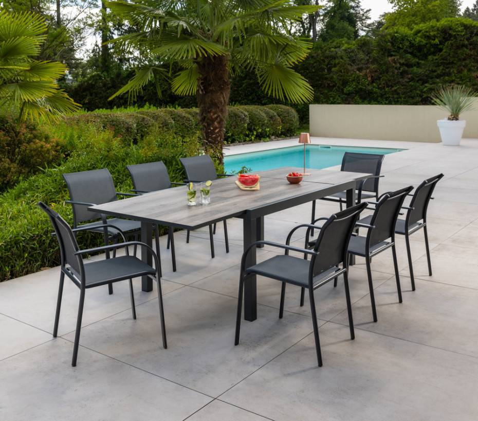 Ensemble table et chaises de jardin 8 places Gris Anthracite GUETHARIZIERS chêne brun - Image 1