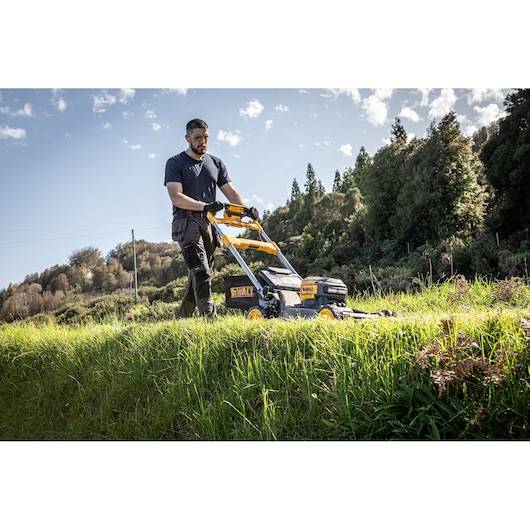 Dewalt - Tondeuse 53 cm XR FLEXVOLT 54V double port tractée - sans batterie ni chargeur - DEWALT - DCMWSP660N-XJ - Image 3
