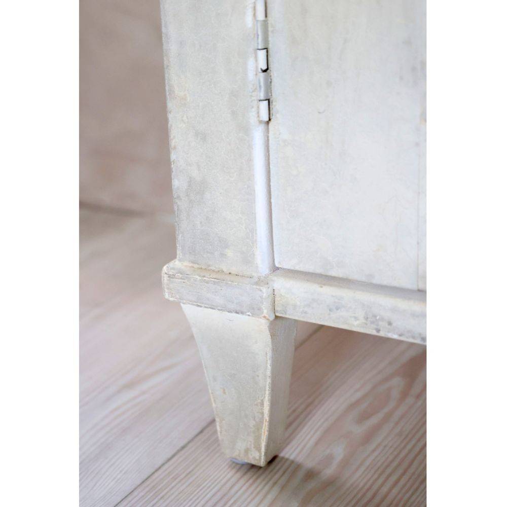 Chemin De Campagne - Buffet 2 portes en bois de pin blanc antique 153 x 51.5 x 112 cm Chemin de campagne - Image 6