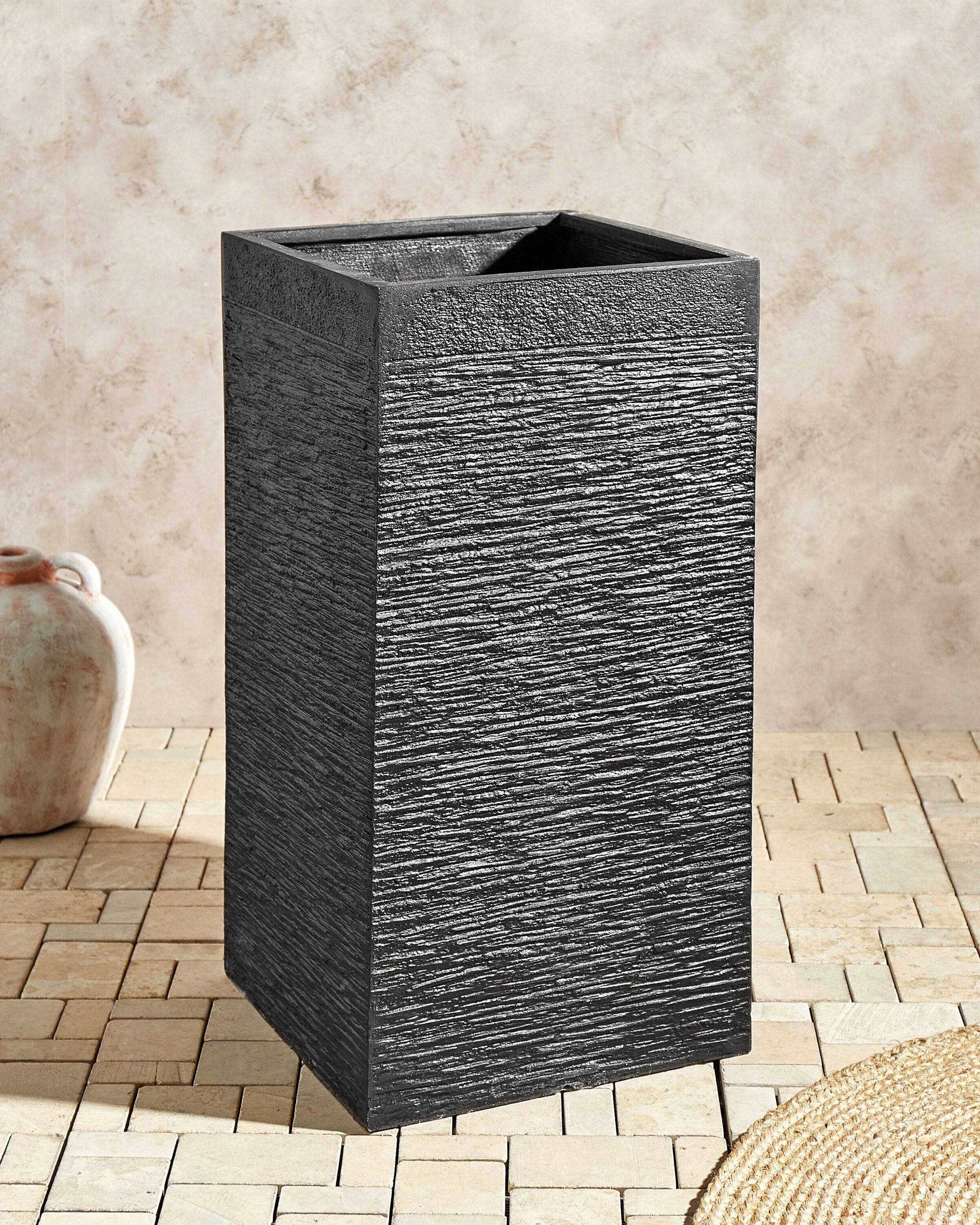 Beliani - Cache-pot d'extérieur Fibre d'argile Noir DION - Beliani