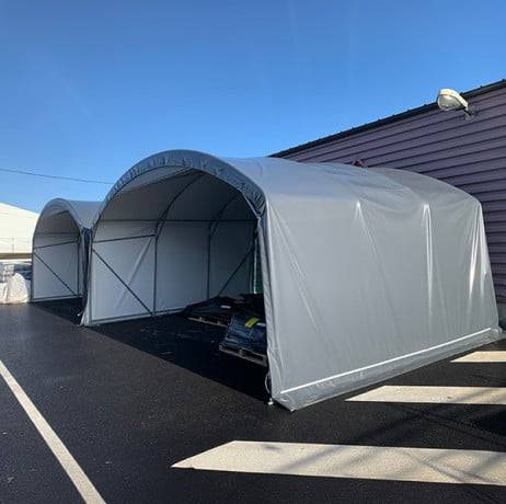 Plastidis - Abri tunnel largeur 5 m pieds droits pas à 1.50 m - Long 25.50 m, type 450µ vert/blanc, Façade Pas de façade ni de porte, Fix. So - Image 2