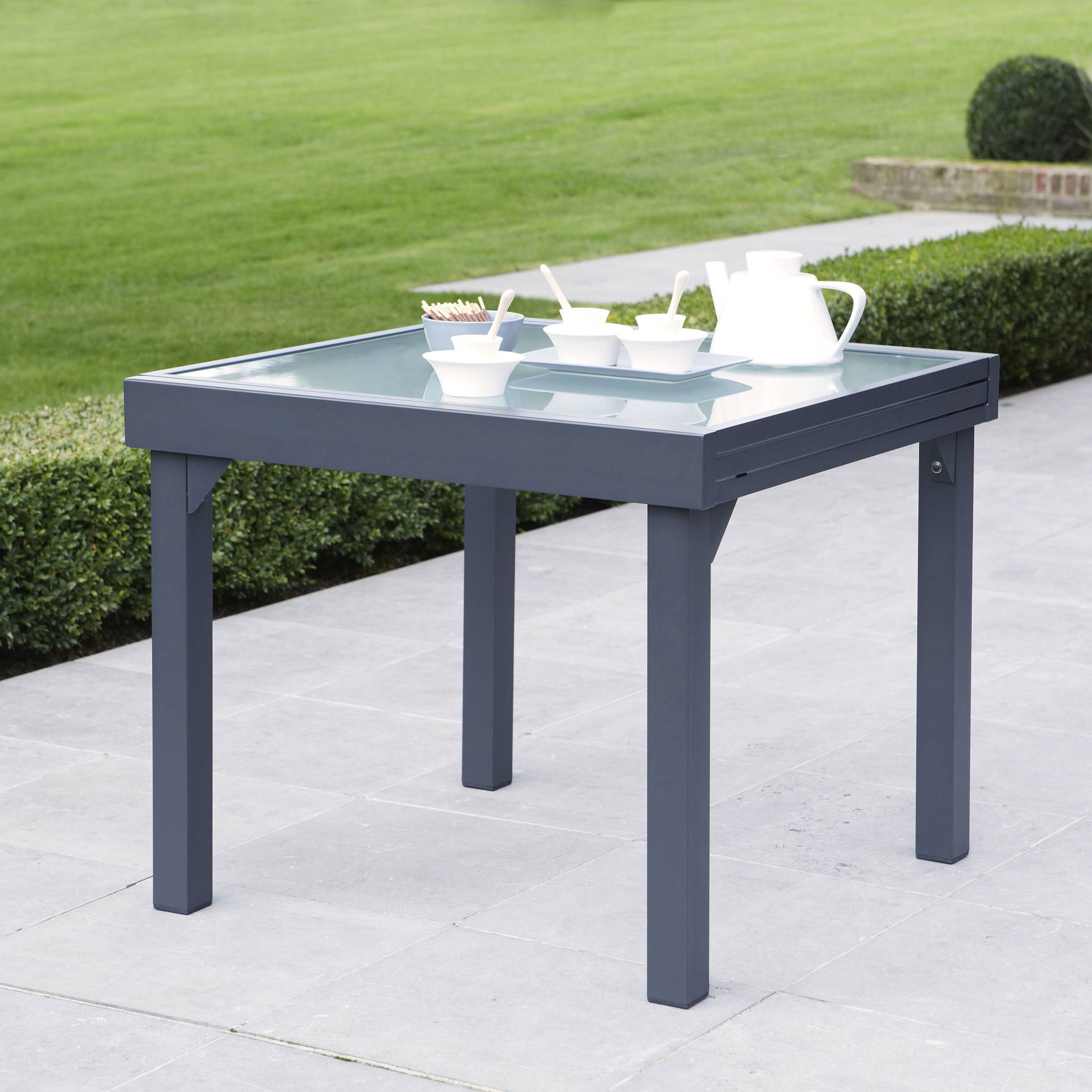 Wilsa Garden - Ensemble MODULO 4/8p en aluminium gris et verre modulable et 4 fauteuils aluminium et assise en textilène - Image 3