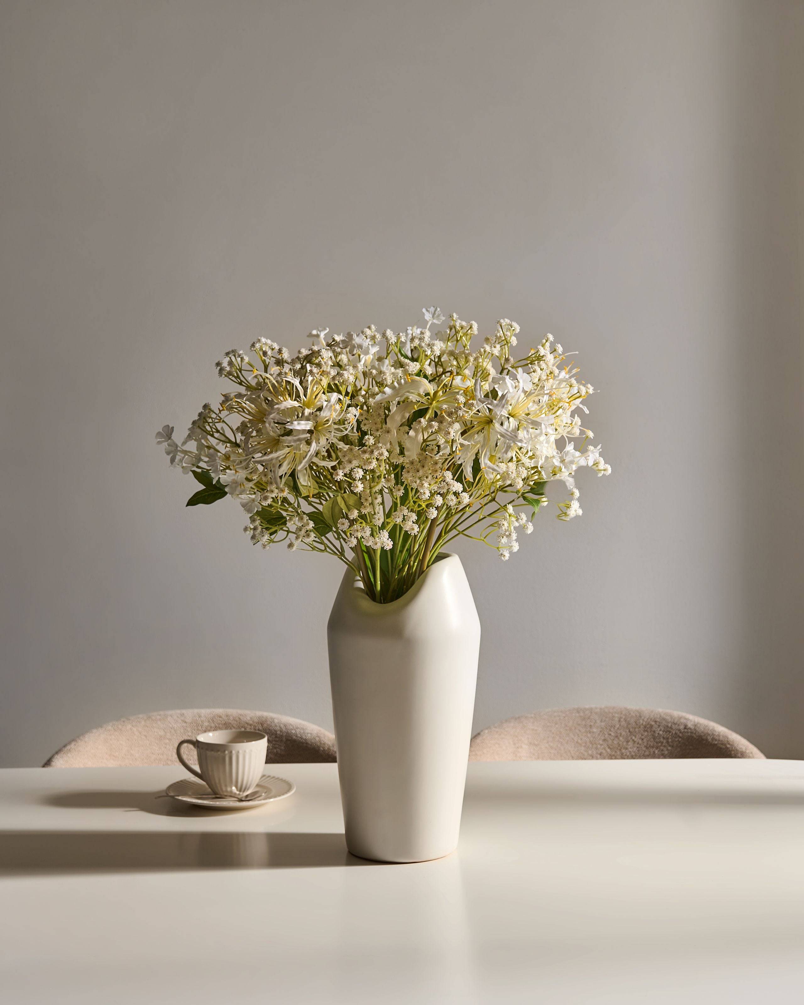 Beliani - Bouquet de fleurs artificielles Tissu Blanc VEIROS - 40x40x38- Beliani