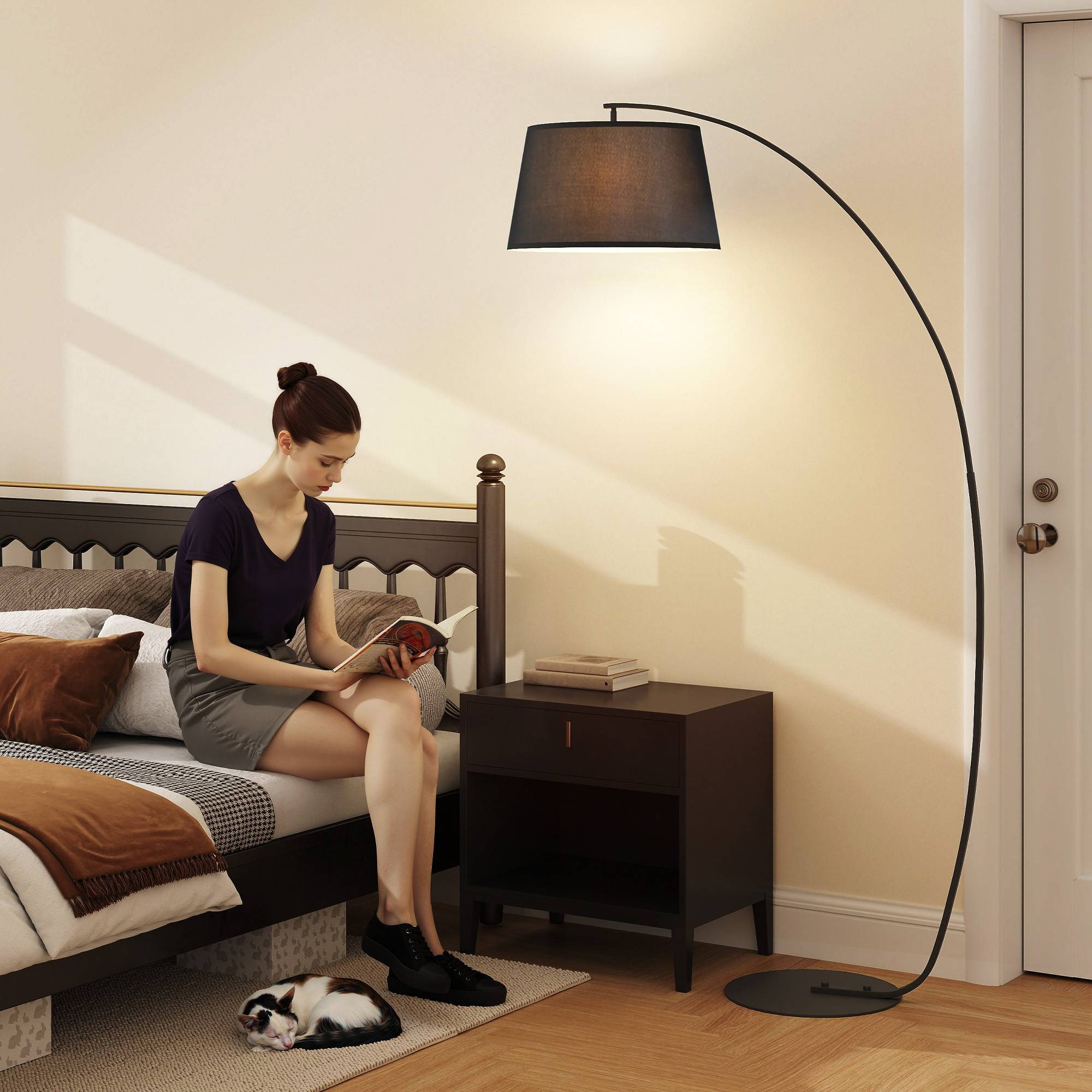 Lampadaire incurvé avec abat-jour en tissu, base ronde, métal, 105 cm (L) x 47 cm (l) x 190 cm (H), noir - Image 3