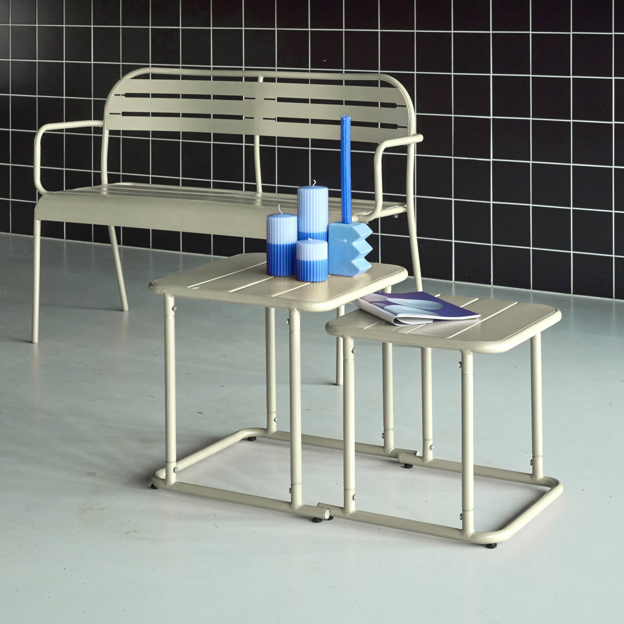 sweeek - Table gigogne extérieure carrée en acier 45cm beige - Amélia | sweeek - Image 3