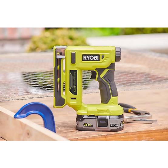 Agrafeuse RYOBI R18ST50-0 18V livrée avec agrafes et crochet de maintien (vendu sans batterie) Ryobi - Image 2