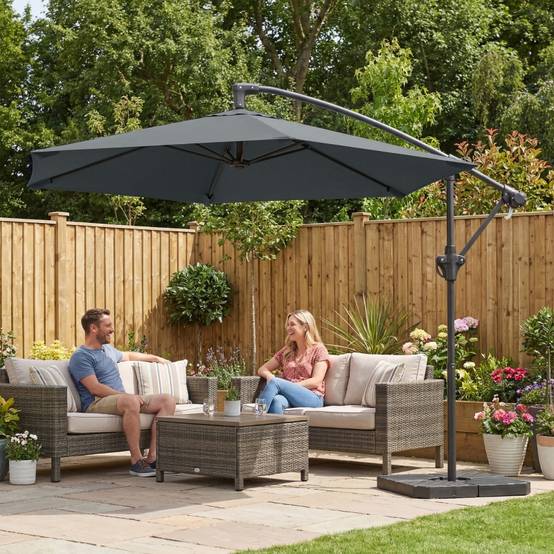 Parasol déporté Métal Jardin Terrasse Manivelle Anti-UV Ø300cm Gris foncé - ComfortXL Outdoor Living - Image 1