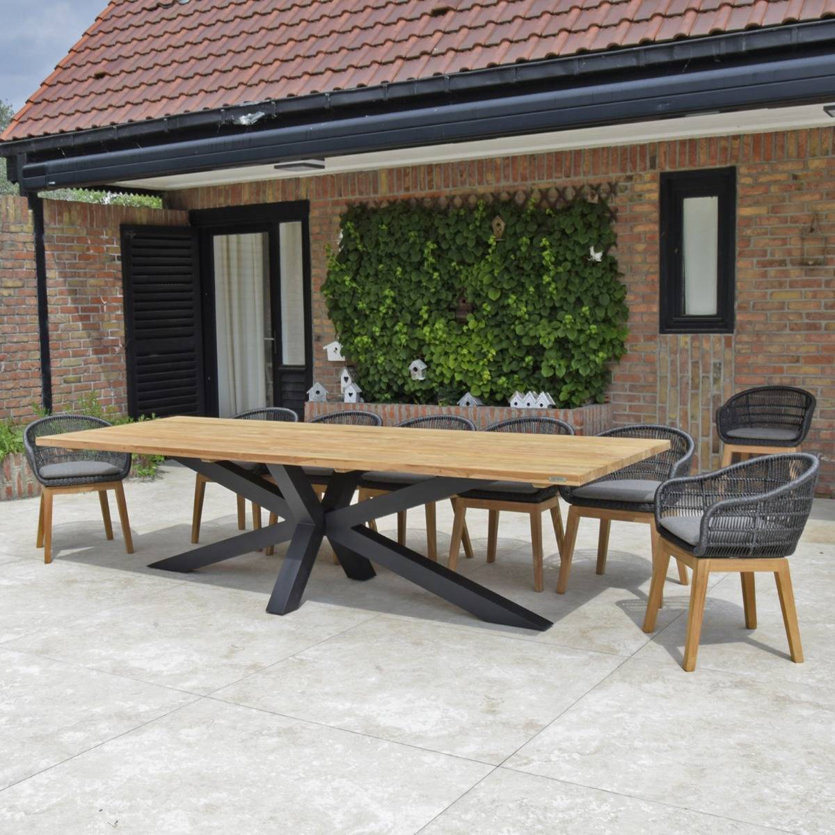 Gecko Jardin - Table métal noir et teck recyclé 300 cm, Conceptual - Gecko Jardin - Image 1